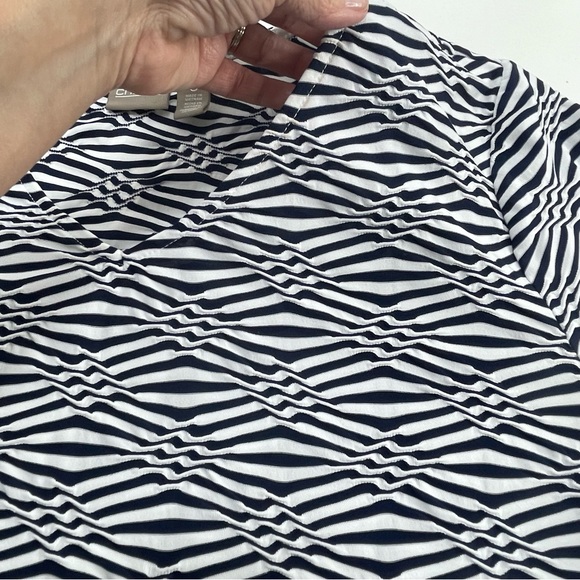 Chicos Raised Abstract Top - Picture 3 of 5